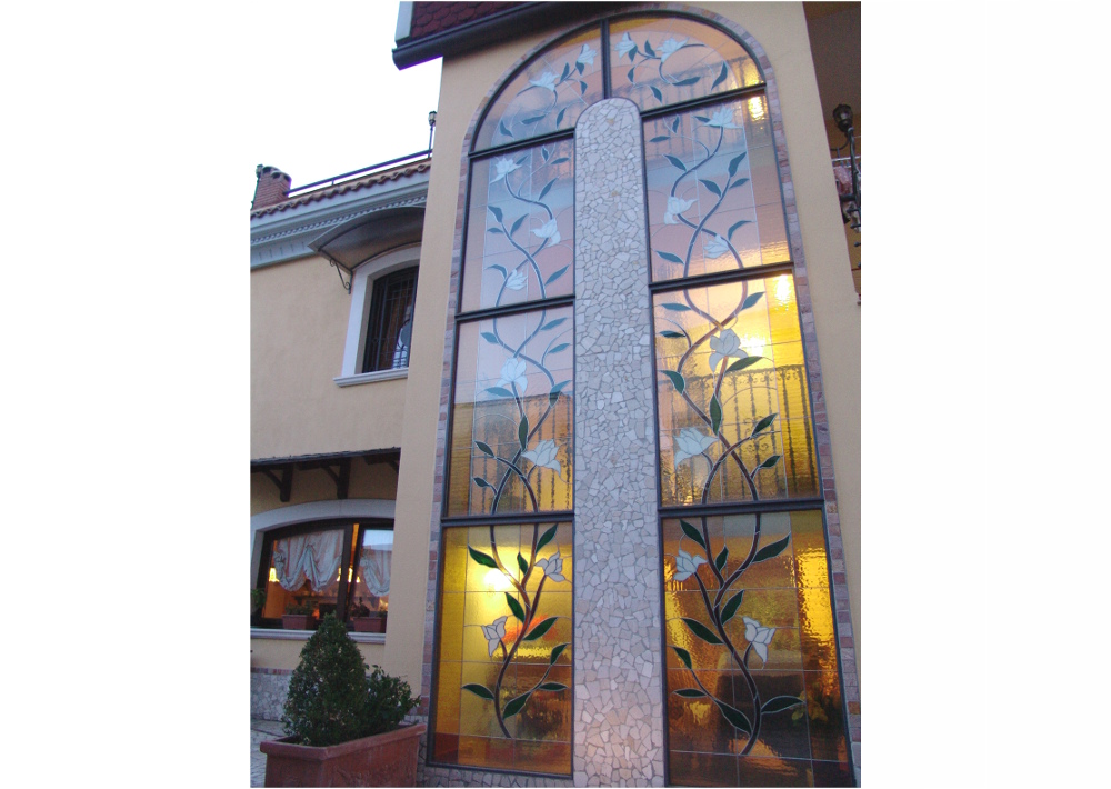 magnolia- finestre-grande vetrata-- mosaico