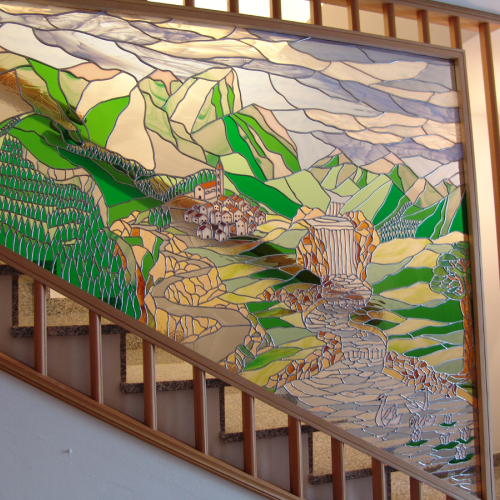 Vetrata quadro su scala " paesaggio montano " come un grande mosaico Vetrata quadro su scala " paesaggio montano " come un grande mosaico