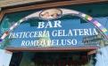 Insegna realizzata con la tecnica del mosaico